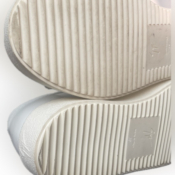 Giuseppe Zanotti leather slip on w/ curb chain & fringe. Women US 8 EUR 39 - Picture 7 of 10